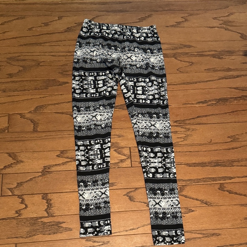 Patterned Black and White Leggings